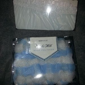 BODYNATURE SHOWER  Cap And  BODY POLISHER